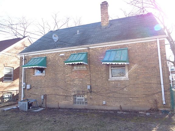 2nd image of 14204 S La Salle St