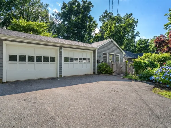 34 Farren Rd, Weymouth, MA 02189