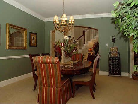 3rd image of 1912 Fieldstone Ct