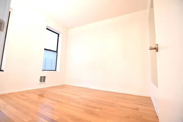 Rented by Bohemia Realty Group | media 10