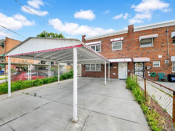 2nd image of 419 Turneur Avenue
