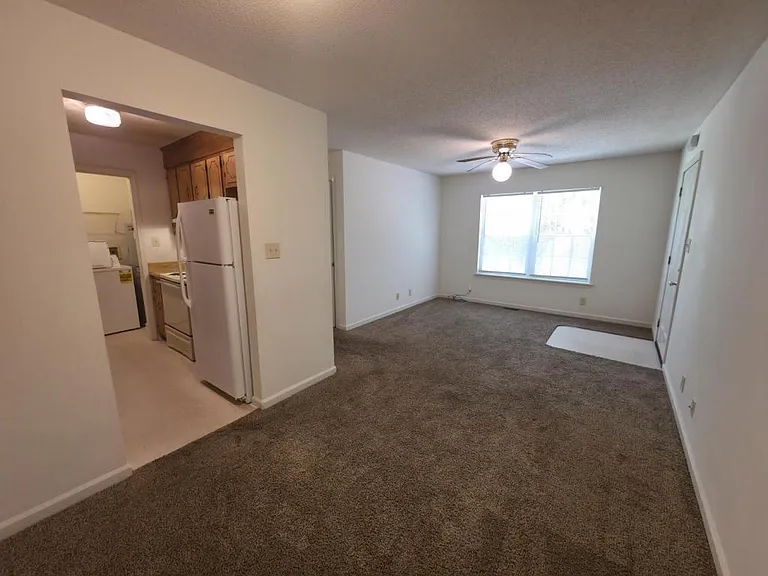 208 Beech St — Photo 6
