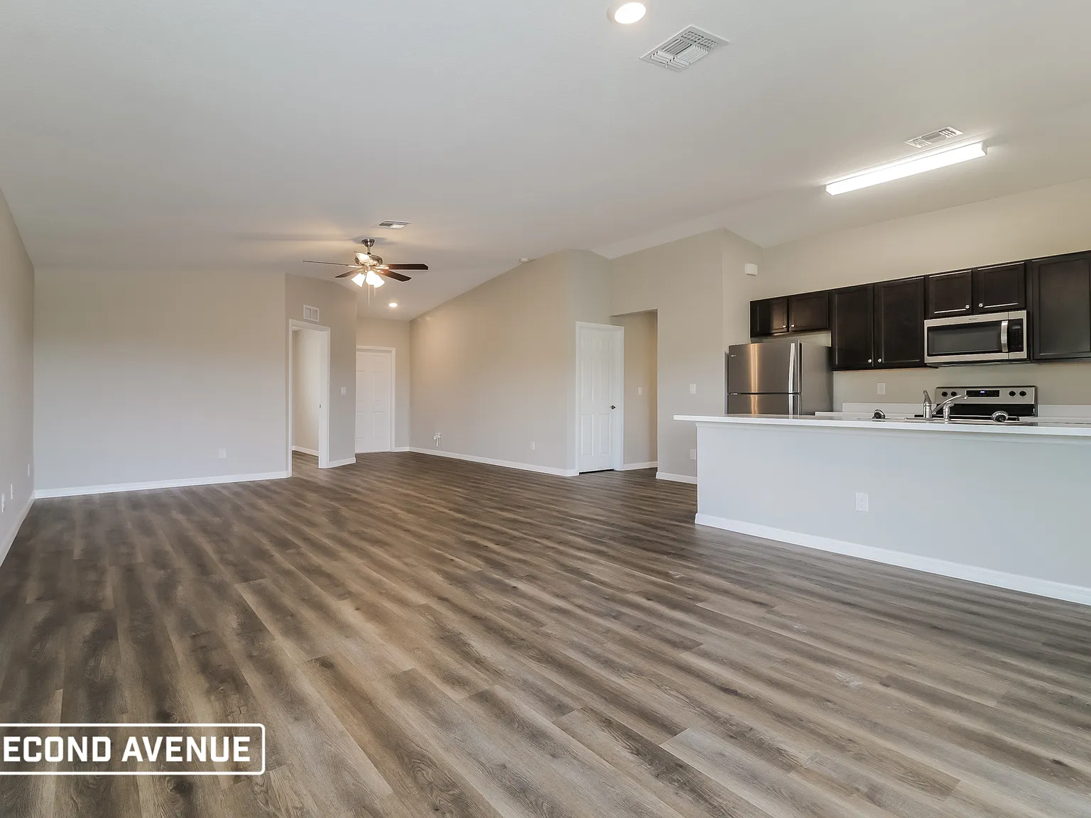 4 bed, 2.0 bath, 1833 sqft, $1,850 — Photo 3