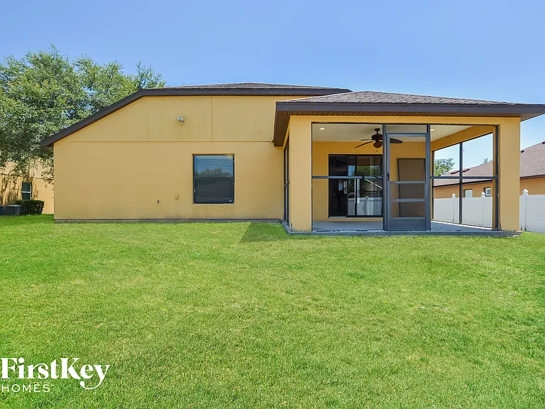 932 Fallbrooke Ave — Photo 15