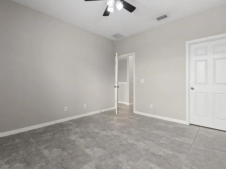 1046 Grand Hilltop Dr — Photo 11