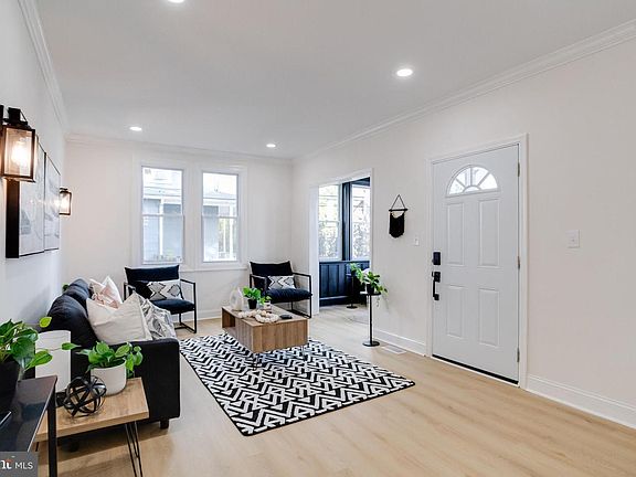 5th image of 4704 Grindon Ave