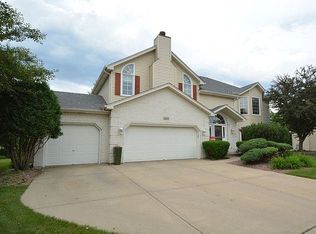 305 Pinecrest Ct, Aurora, IL 60502