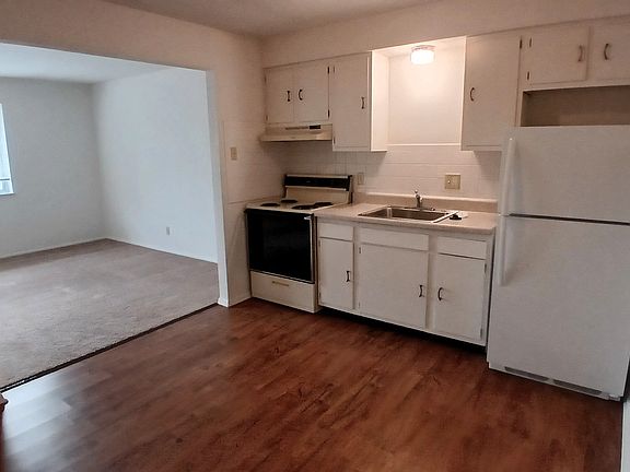 4th image of 3743 Hickory House Ln APT 4