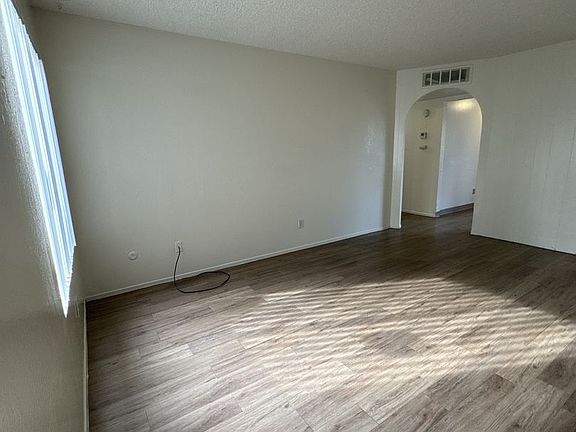 3rd image of 1418 S Crowe St #6