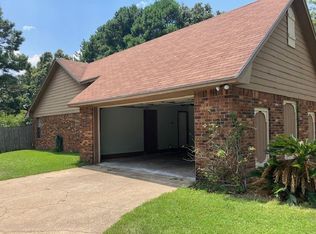33 Deer Run Rd, Hattiesburg, MS 39402