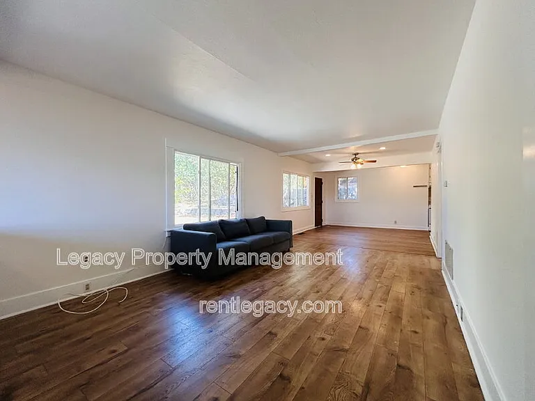653 Alhambra St — Photo 8