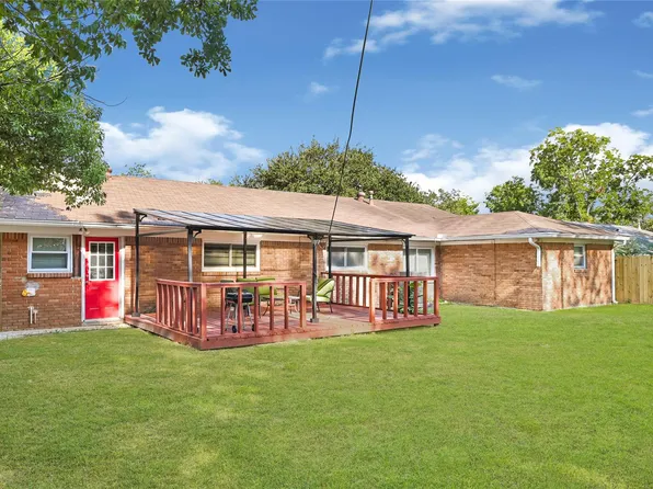 1806 Clayton Dr, Baytown, TX 77520