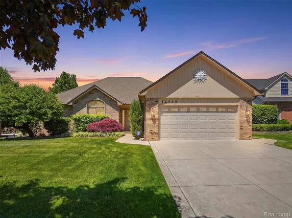 14949 Crofton Dr, Shelby Township, MI 48315