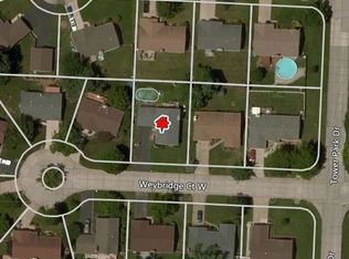 948 W Weybridge Ct, Saint Charles, MO