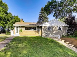 1700 Ruth St N, Maplewood, MN 55109