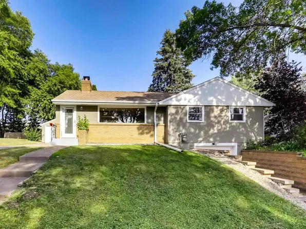 1700 Ruth St N, Maplewood, MN 55109