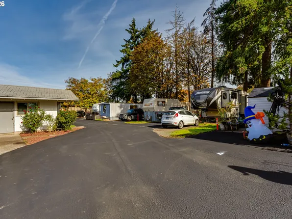 351 Front St, Junction City, OR 97448