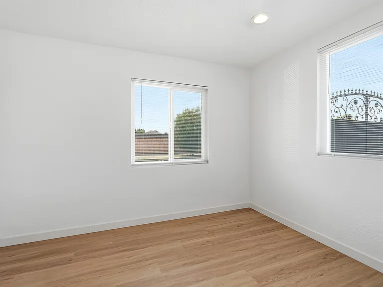 8647 Corbin Ave — Photo 38