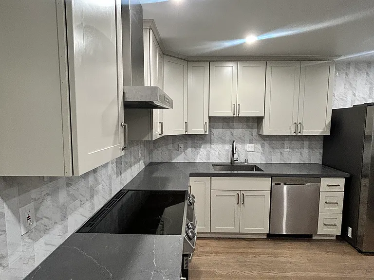15 Belle Ave — Photo 2