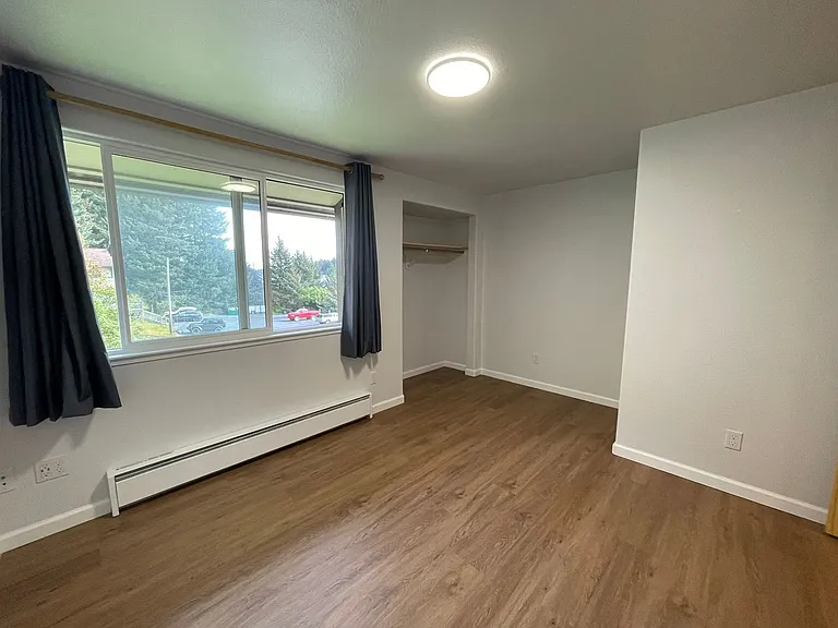 1820G5 Larch St — Photo 19