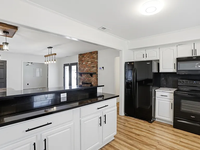 512 Lexington Blvd — Photo 19