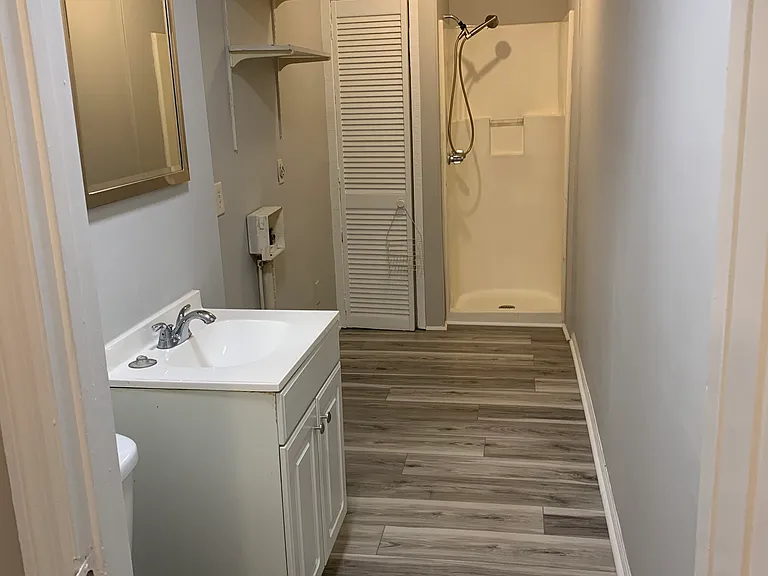 811 King Arthur Dr #B — Photo 11