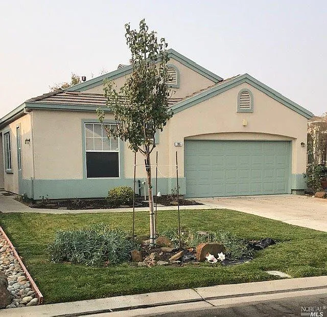 785 Cherry Hills Ln photo 1