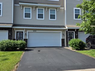 8783 Granite Ln, Woodbury, MN 55129