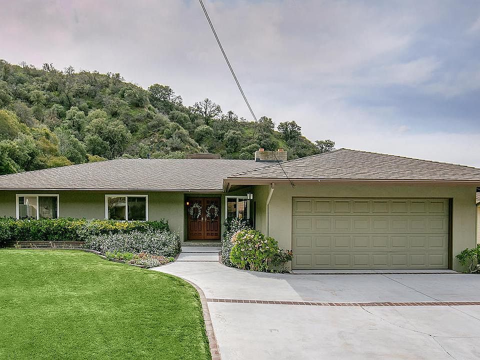1st image of 2104 Normanton Dr