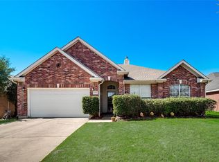 4705 Edinburgh Ln, Grand Prairie, TX 75052