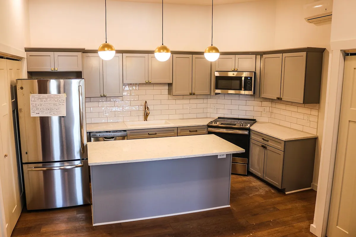 Kitchen - E Genesee St