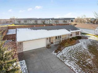 1398 S Carrington Ln, De Pere, WI 54115