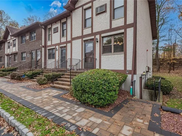 122 N Route 303 #10, Congers, NY 10920