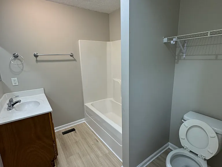 207 Rose St #B — Photo 3