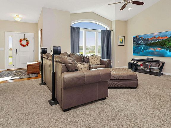 5th image of 195 N Churchill Cir