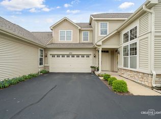 1890 Havenshire Rd, Aurora, IL 60502