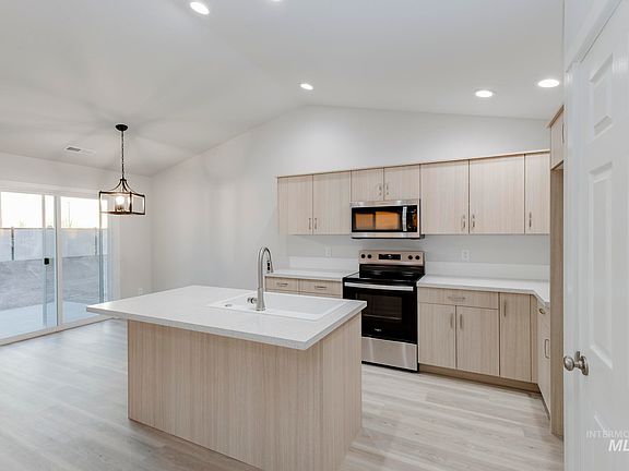 3rd image of 7406 S Menzingers Ave