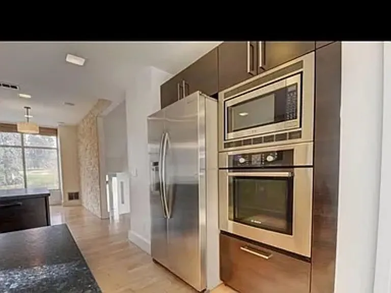 2778 W 22nd Ave — Photo 2