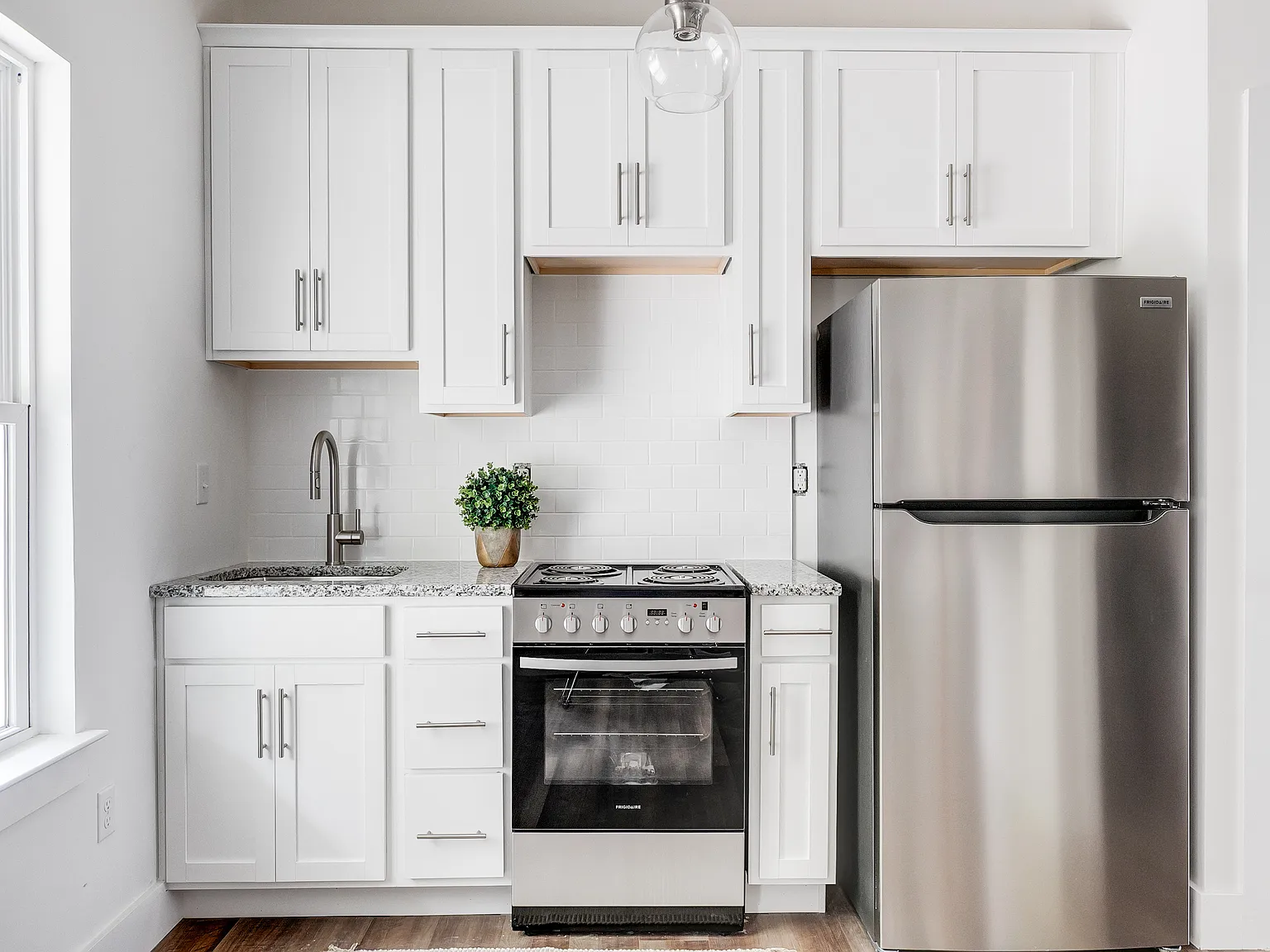 2 bed, 500 sqft, $1,709 — Photo 2