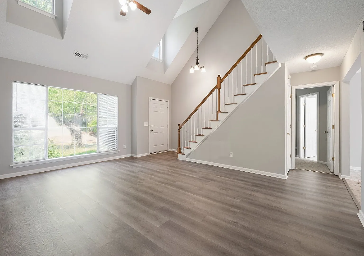 Newly renovated 3Bd 2.5bath SFH in Chadbury Concord — Photo 4