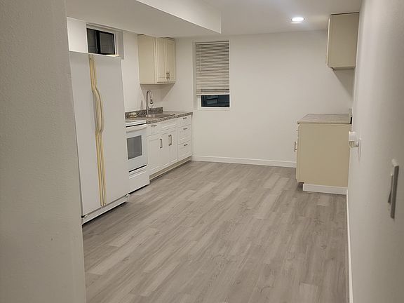 2nd image of 710 S Dennis St #B