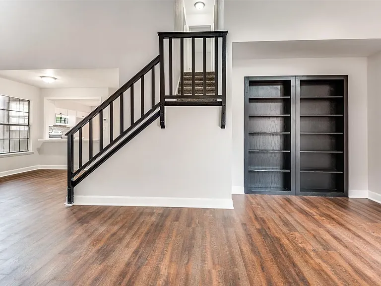 Bassett Dr — Photo 8