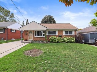 4109 S Swift Ave, Saint Francis, WI 53235