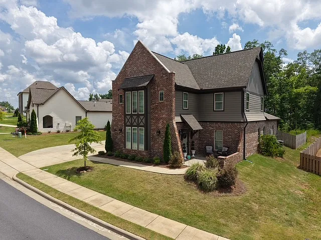 4 bed, 2977 sqft, $4,250 — Photo 3