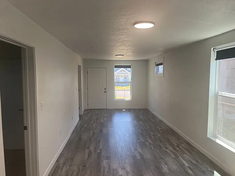 6004 S Lawrence St — Photo 5