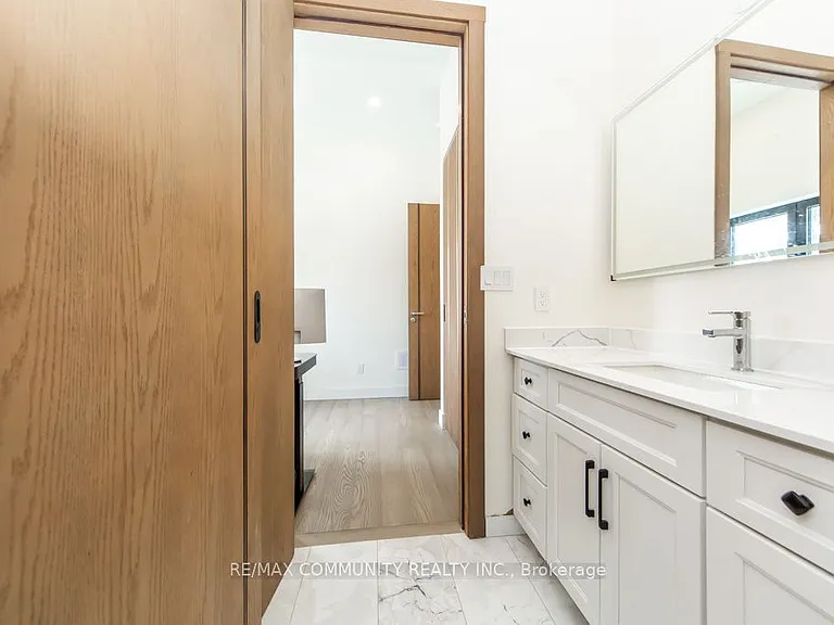 475 Wilson Rd N — Photo 37