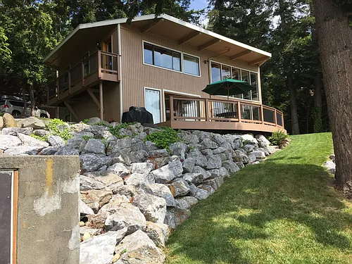 2058 Dellesta Dr Photo 1