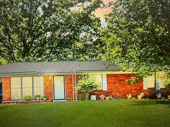 2nd image of 109 Lawrence Dr