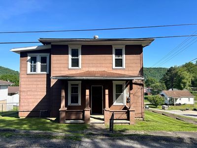 713 N 8th Ave, Paden City, WV, 26159