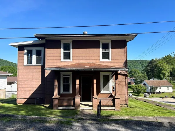 713 N 8th Ave, Paden City, WV 26159